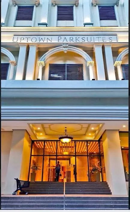 Uptown Parksuites Tower 1