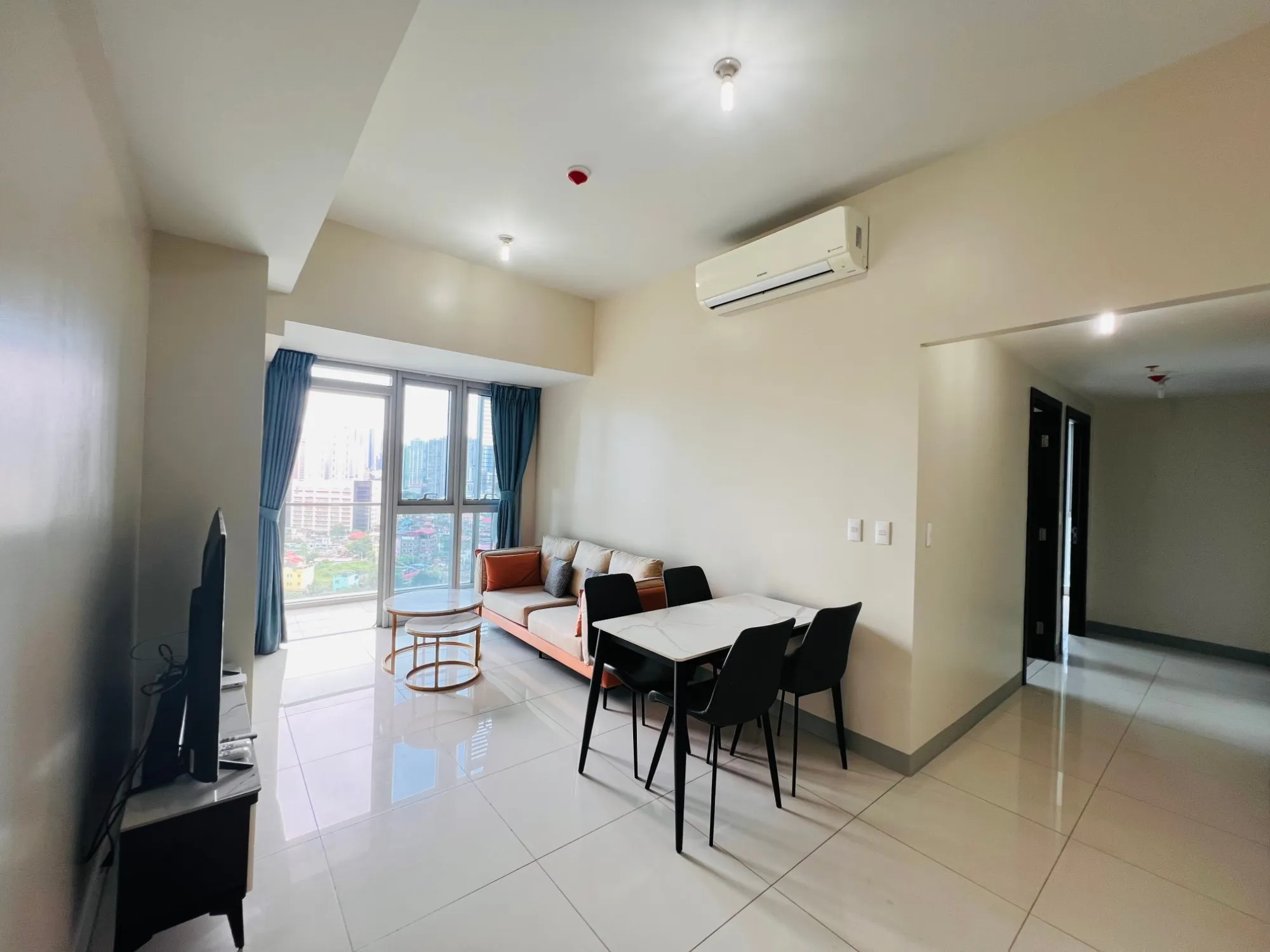 Two-bedroom residence with terrace