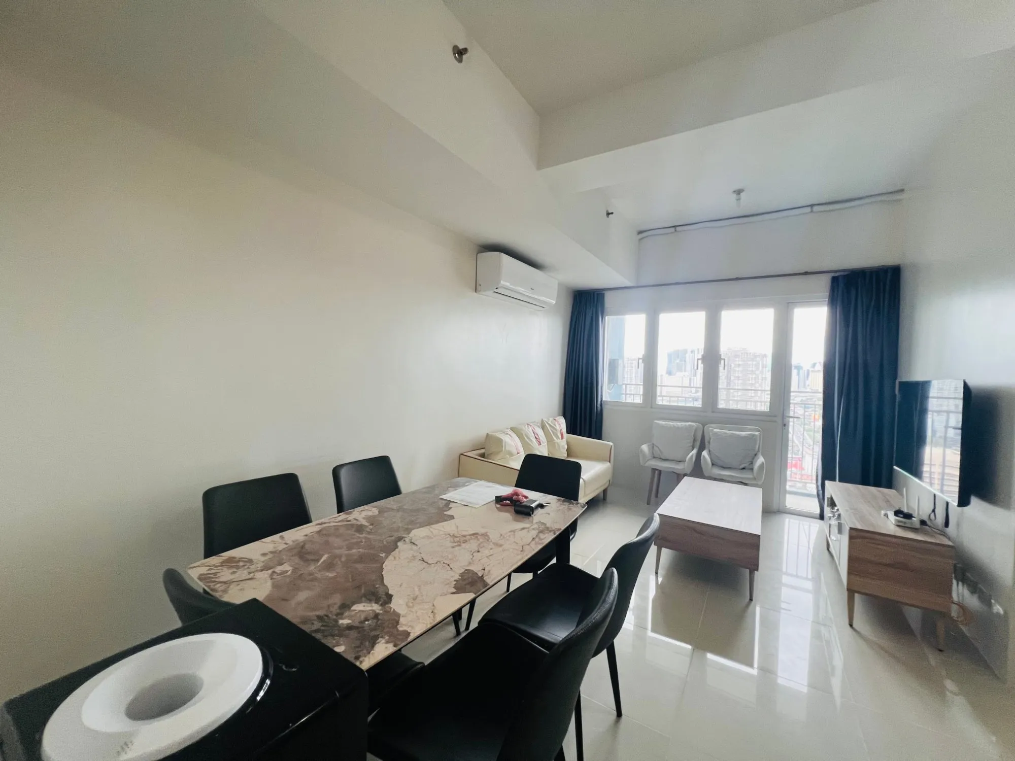 Three-bedroom residence with terrace