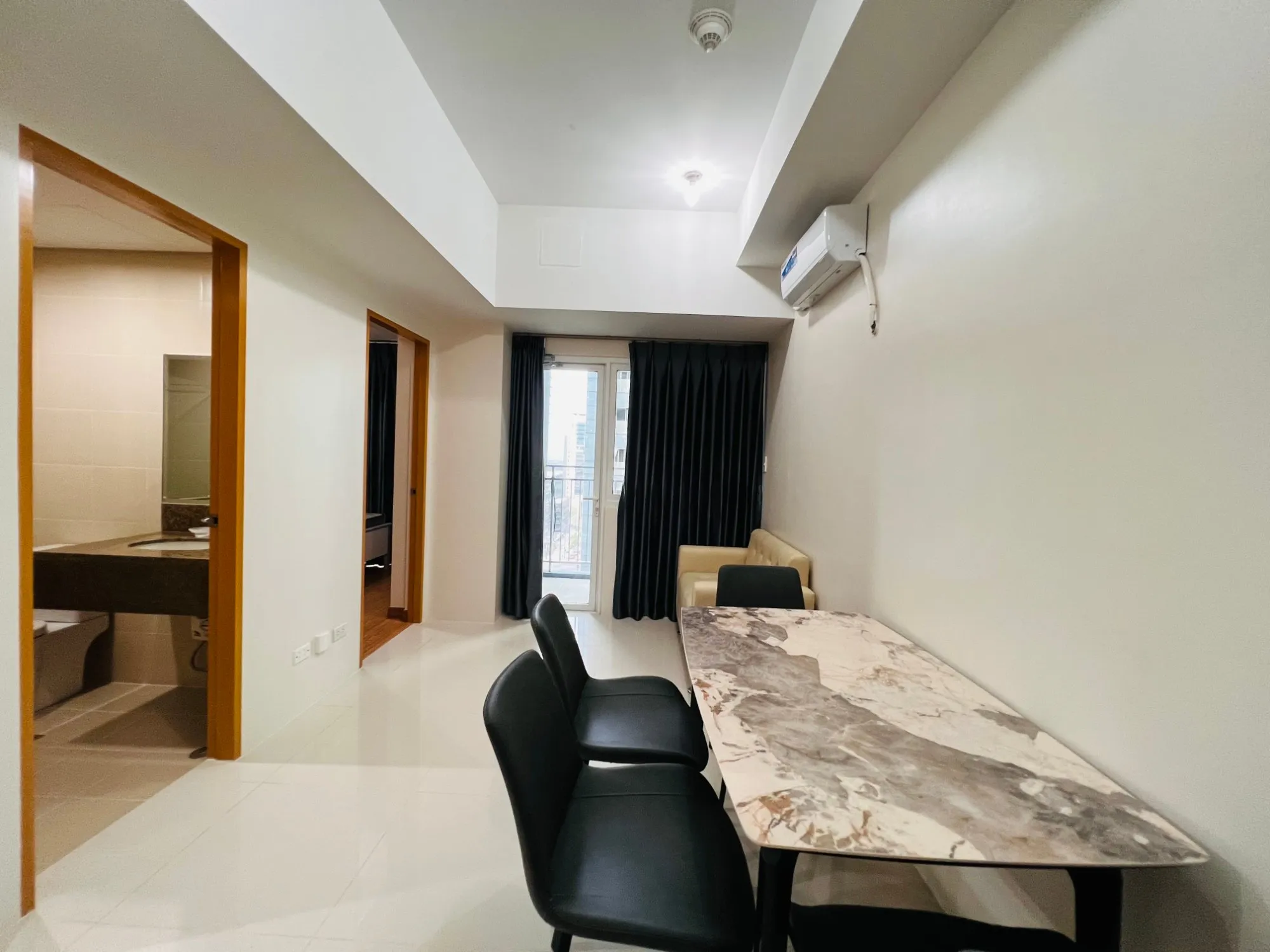 One-bedroom residence with terrace