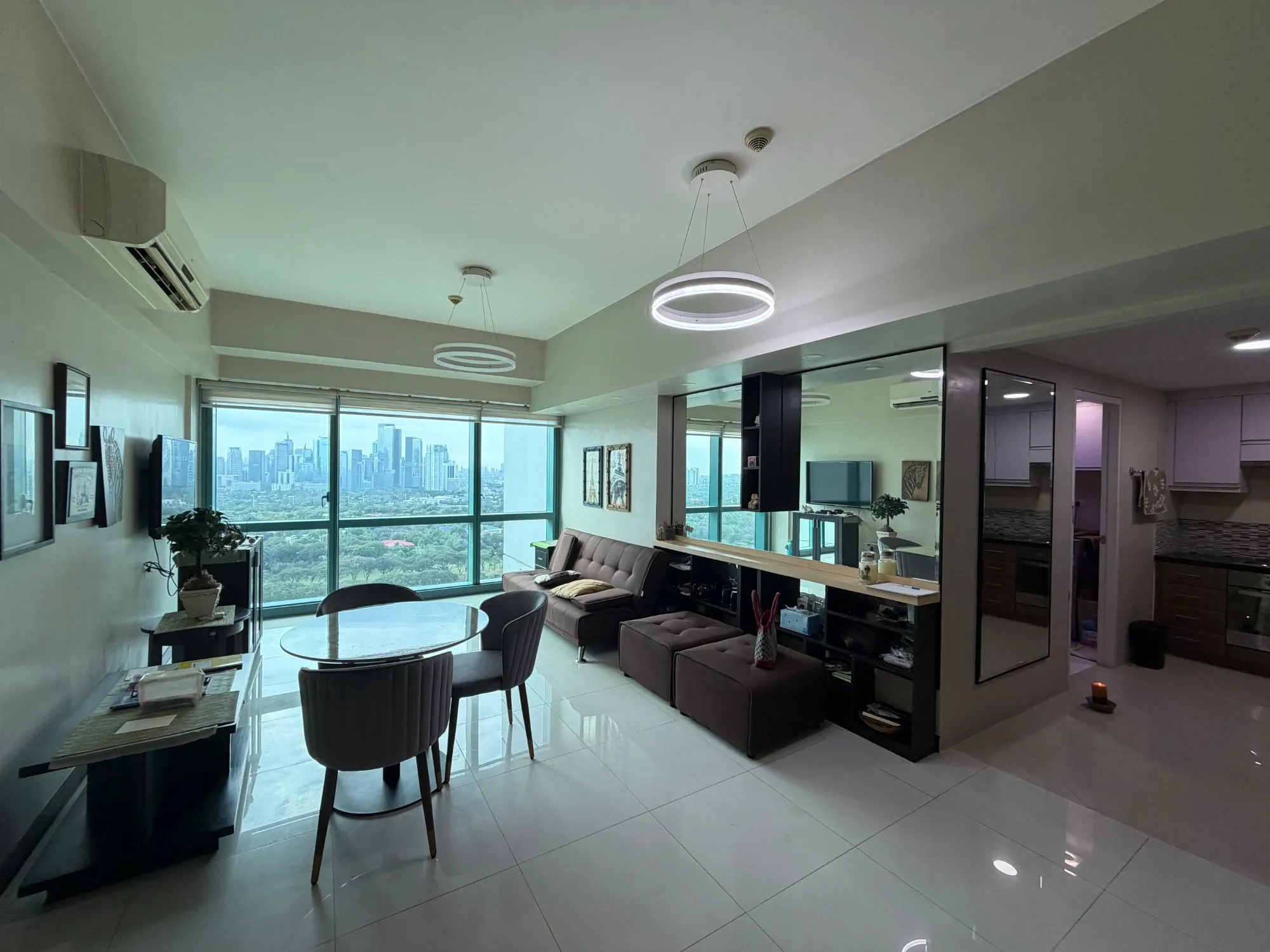 Two-bedroom residence with terrace